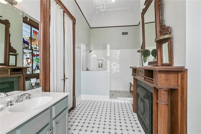 The Grand Victorian Bed & Breakfast
